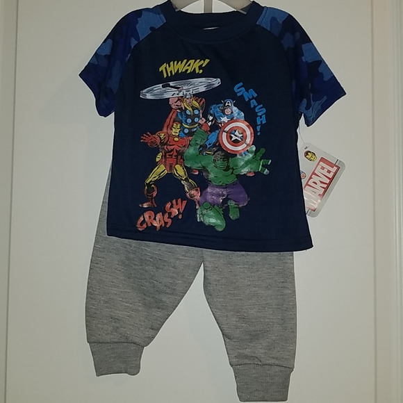 Marvel 2 piece set - Picture 1 of 2